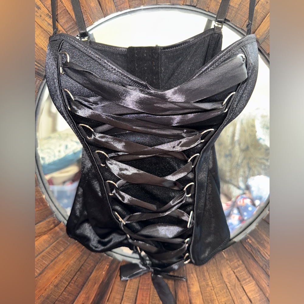 Spirit Halloween black lace up corset top size large